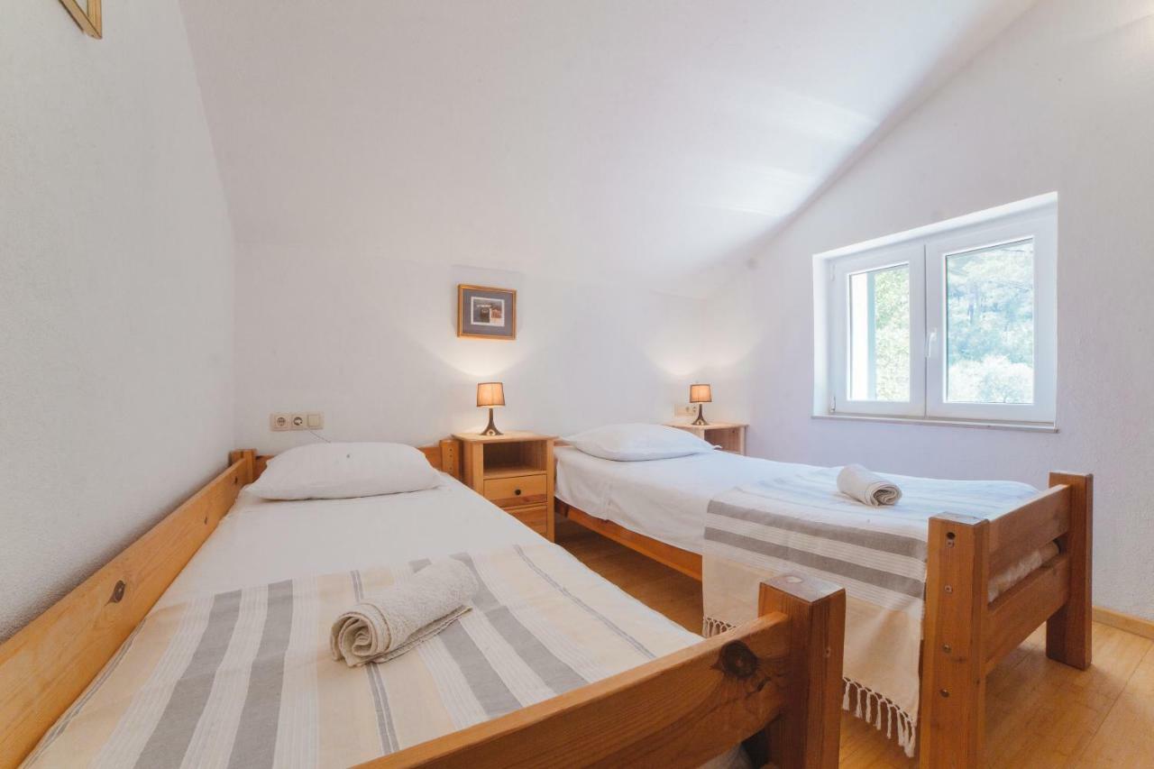 Вилла Stonehouse Korlat With Open-Air Jacuzzi Podspilje  Экстерьер фото